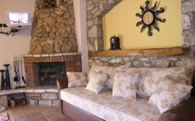 Aiolides Hotel