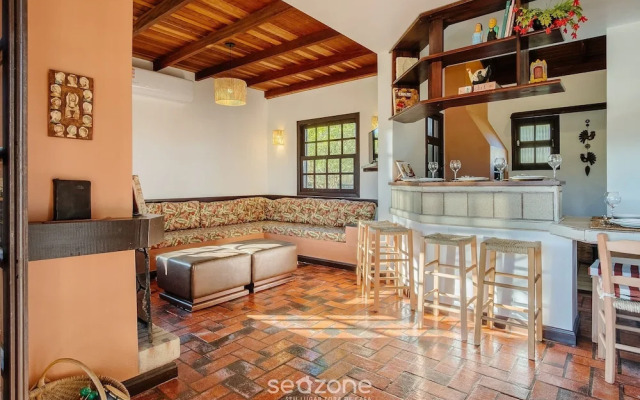 3-bedroom House 800m From the Beach Tab0140