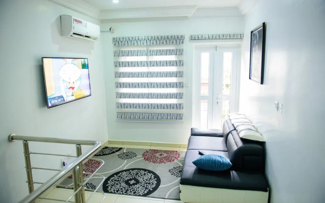 Furnished 4 Beds Semi-det House in Abuja, Nigeria