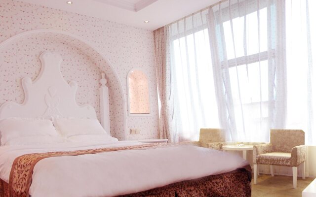 Tuk China Light Residence Hotel (Taizhou Luqiao Airport Branch)