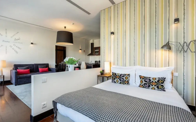 Charming Apartment With Street-view in Porto