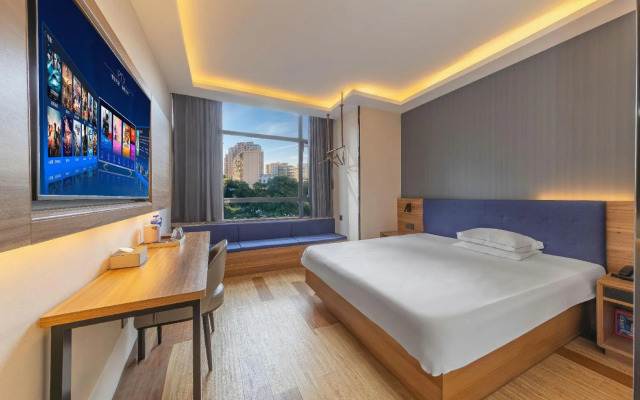 Elong ME Hotel (Xiamen University Shimao Twin Towers)