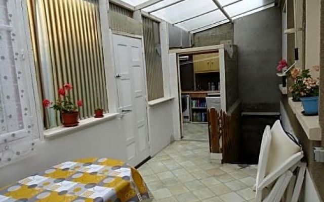 Chambre lit double proche du circuit