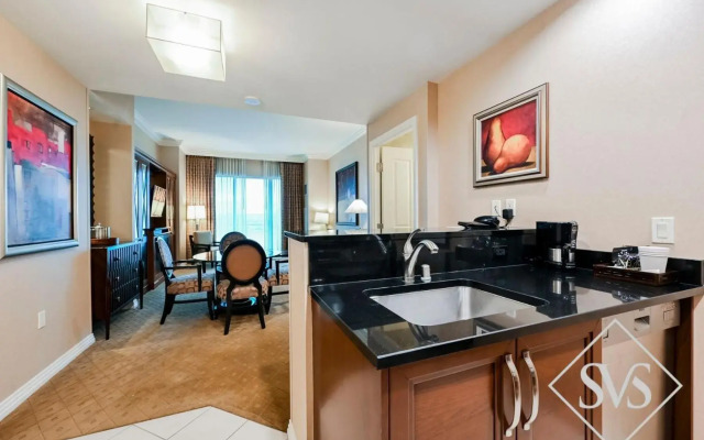 StripViewSuites at Signature