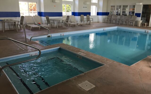 Bridgepointe Inn & Suites