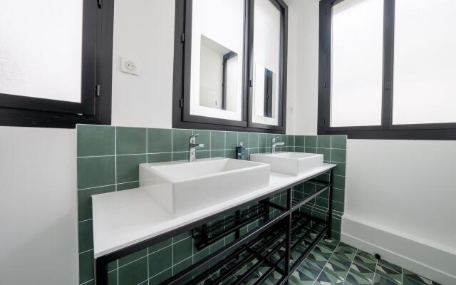Beau M Paris Hostel