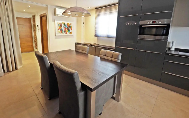 Luxe vakantieappartement aan de jachthaven van Altea met frontaal zeezicht