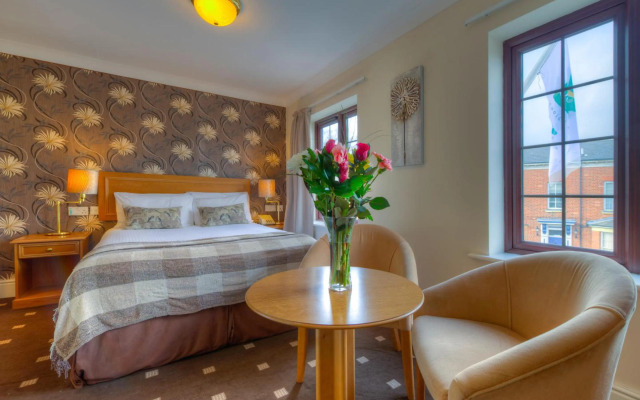 Bridge House Hotel