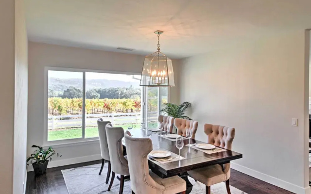 Beautiful Sonoma House w/ Patio & Vineyard Views!