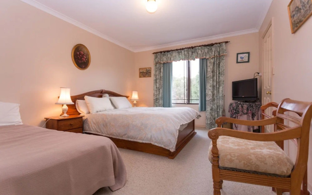 Albany's Big Grove Bed & Breakfast