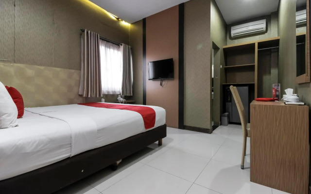 RedDoorz Plus @ Tuparev Cirebon