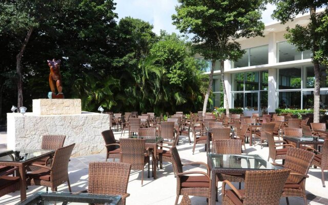 Paraiso Maya Luxury Resort