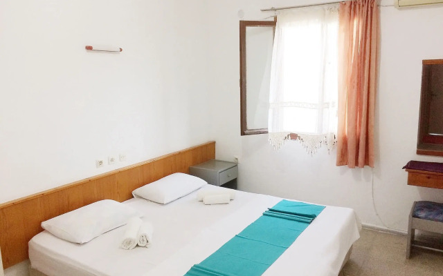 Parmis Rooms