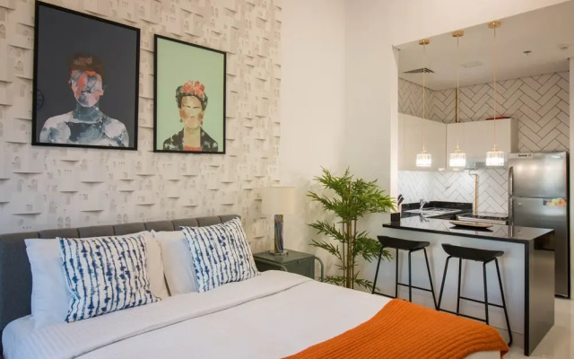One Perfect Stay -  Plazzo