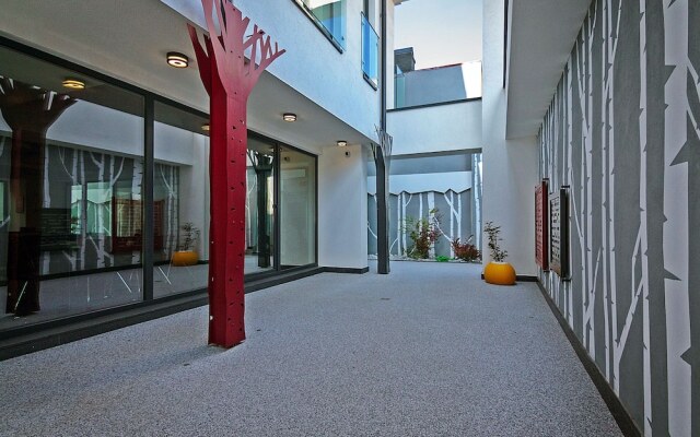 No 6 Apartments