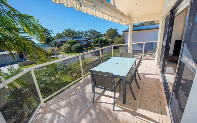 Reflections, 1/9 Corlette Point Road