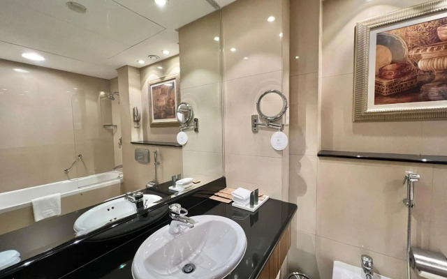 Swissotel Al Murooj Dubai Hotel