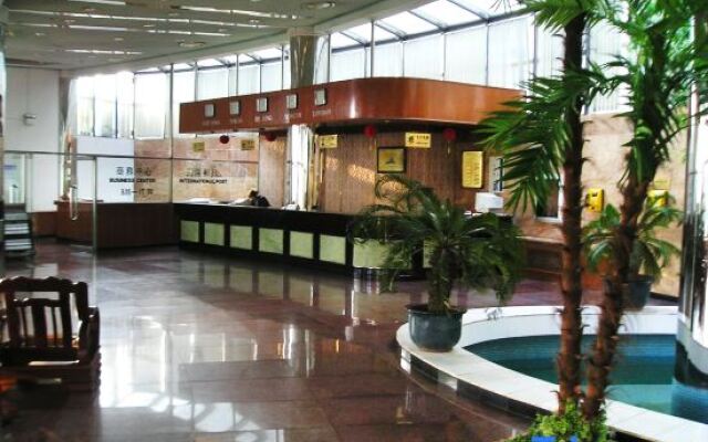 China Hualu Hotel