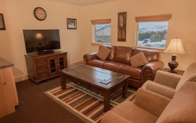 Canyons Village Location Oversized Deck Off by RedAwning - Save 20% on 7+ Nights!