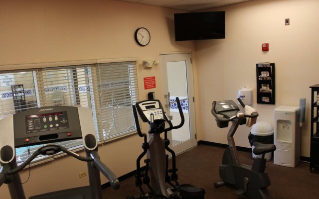 Holiday Inn Express Hotel & Suites Chicago-Algonquin by IHG