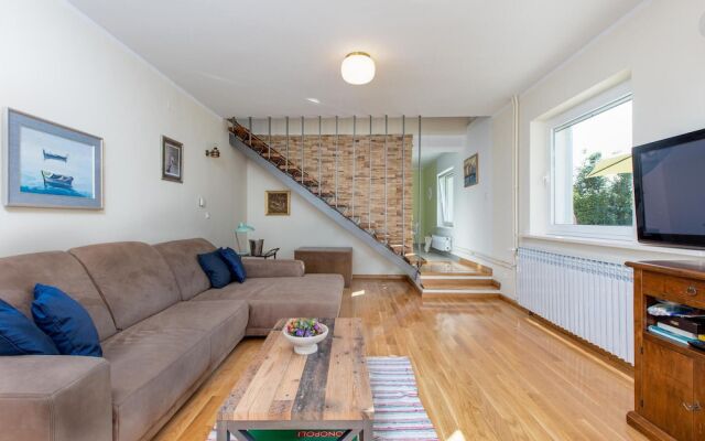 Awesome Home in Malinska With Wifi and 3 Bedrooms