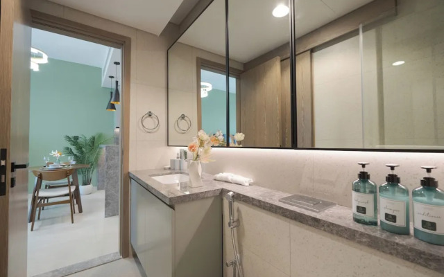 KeyRock Living - Premium Apt with Pool