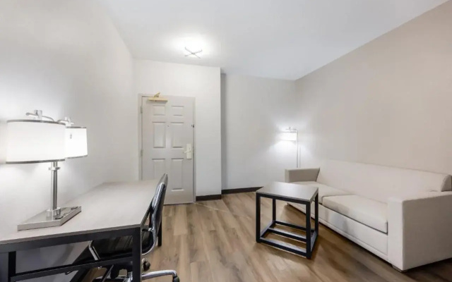 Red Roof Inn PLUS+ & Suites Birmingham - Bessemer
