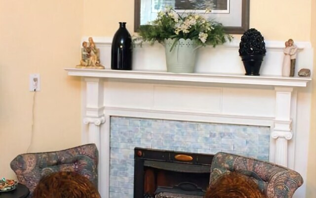 At Home B&B at Rose Manor by Elevate Rooms