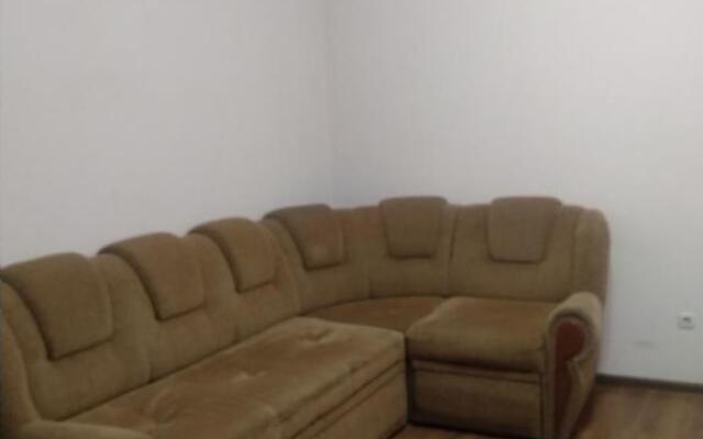 Apartment On Artsieulova 22