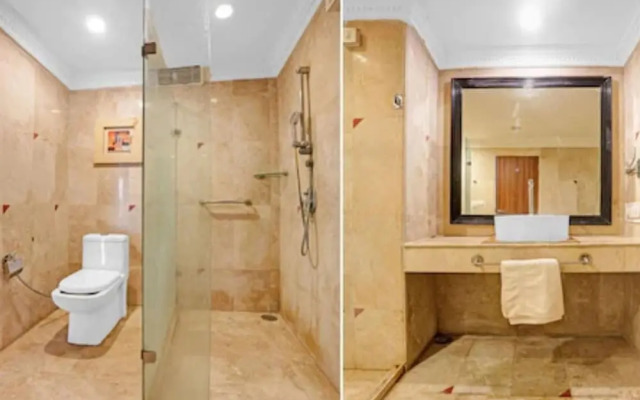 OYO Townhouse 781 Royal Palms Hotel