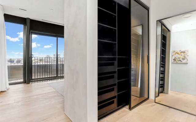 France Street Apartments by Urban Rest
