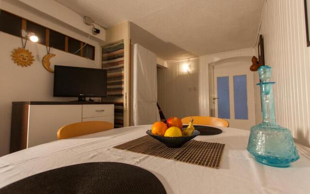 Studio Apartment Nihar