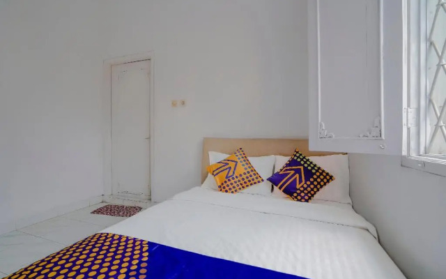 OYO 3889 D'ratna Resort