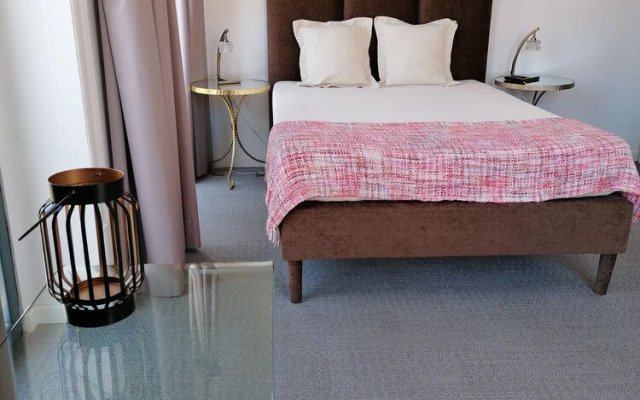 Day Off Suite&Hostel