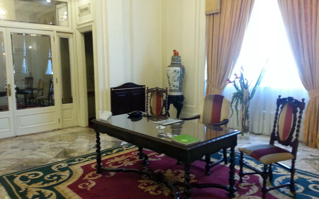 Hotel Carlton