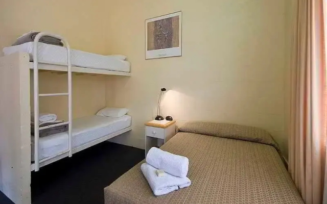 Outback Hotel & Lodge