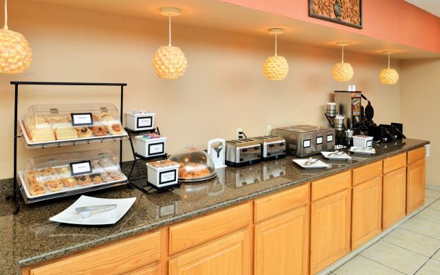 Holiday Inn Express & Suites Phoenix - Tempe by IHG