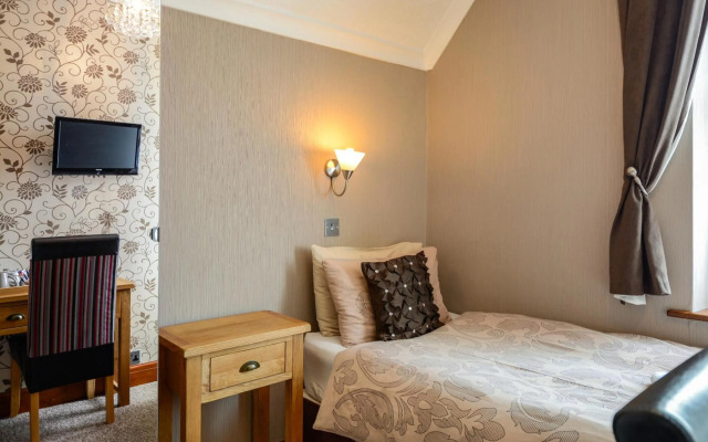 Tanes Hotel