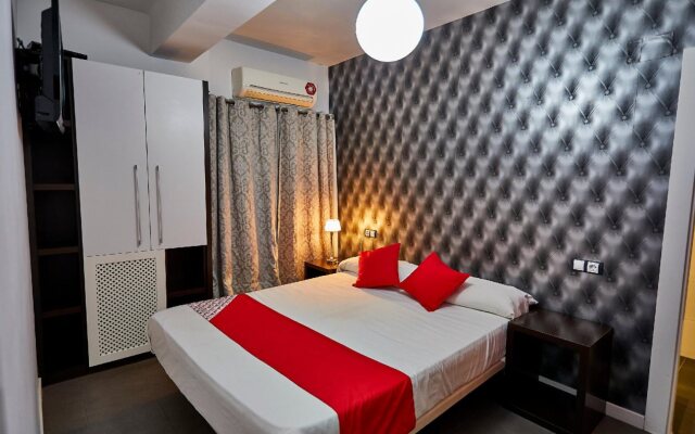 OYO Salamanca Suites