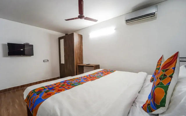 Fabhotel Chakra