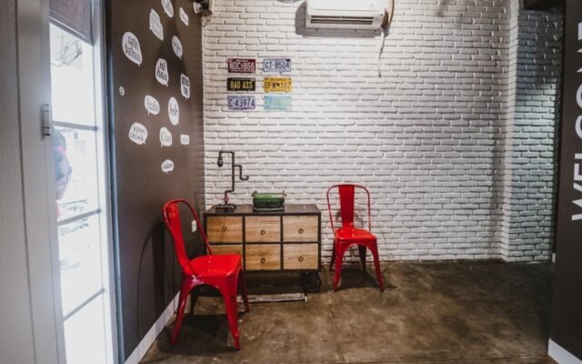 RedDoorz near Lokasari Square Jakarta