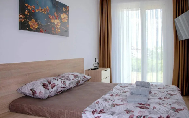Luxury two Bedroom Condo & Pool, 3rd Floor