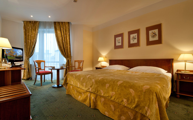 EA Hotel Rokoko