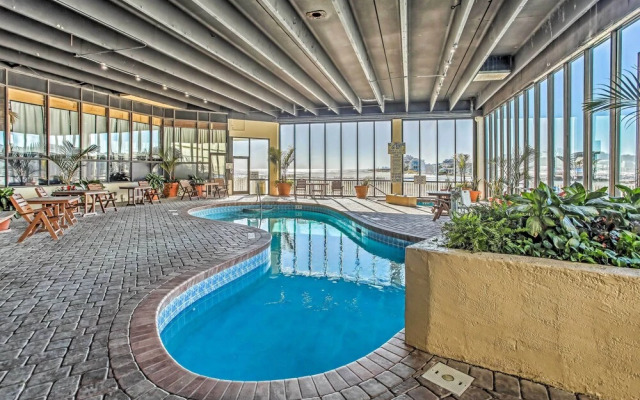 2 Mi to Golfing: Oceanfront Myrtle Beach Condo