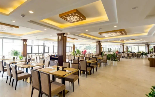 Heaven Gate Hotel O Quy Ho