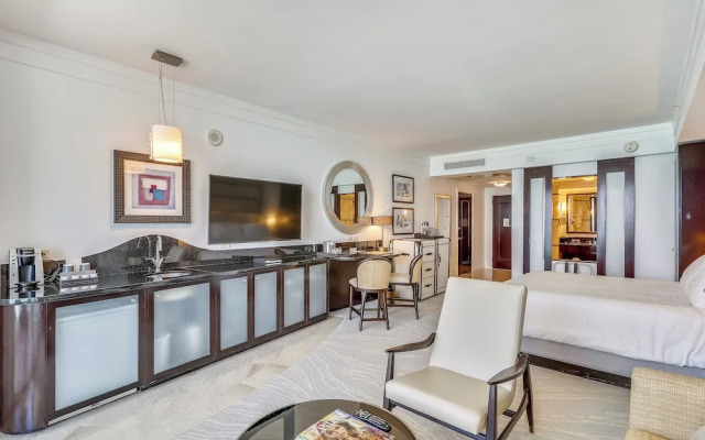 Residences at Fontainebleau Miami