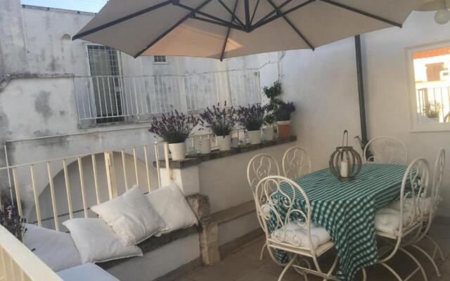 Palazzo de Amico -Typical Terrace House