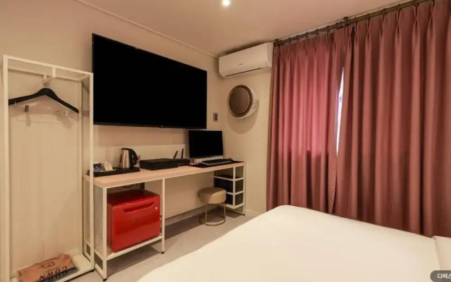 Hotel Ravi