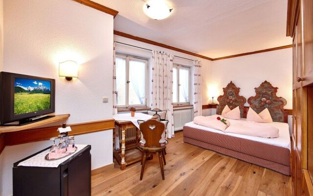Alpenrose Traditionsgasthof Mittenwald