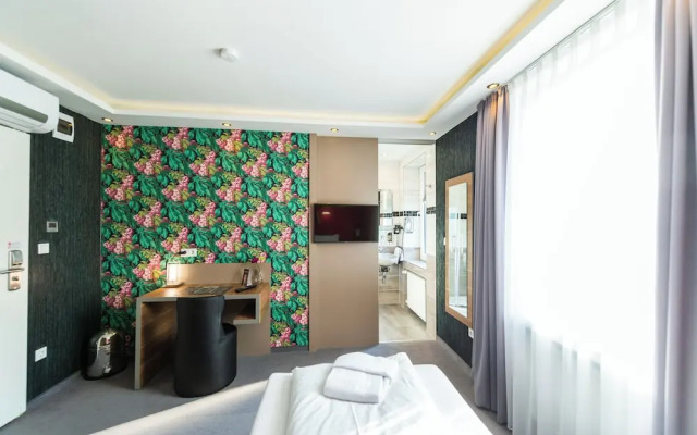 Stay-Inn Boardinghouse